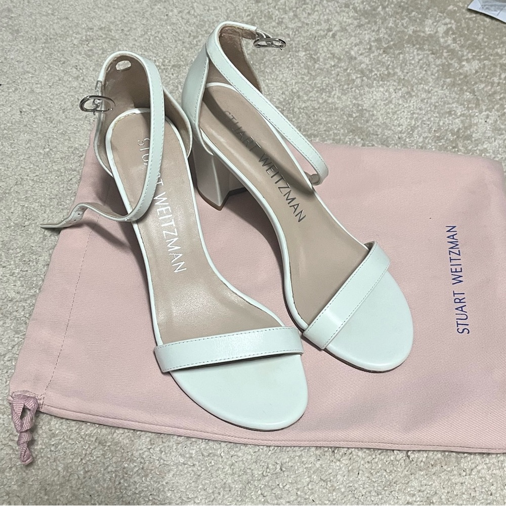 Stuart Weitzman size 7 shoe